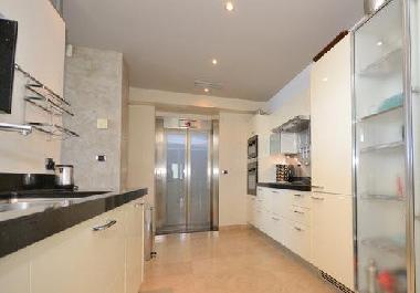 Chambre avec petit d�jeuner �/en/au Vallauris (Alpes-Maritimes)ou appartement ou maison de vacances