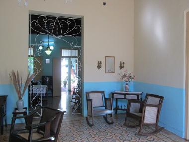 Chambre avec petit d�jeuner �/en/au 20000 (Villa Clara)ou appartement ou maison de vacances