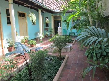 Chambre avec petit d�jeuner �/en/au 20000 (Villa Clara)ou appartement ou maison de vacances