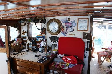 Bateau /en/au ROSES (Girona)ou appartement ou maison de vacances