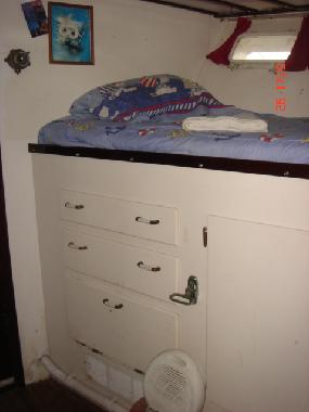 Bateau /en/au ROSES (Girona)ou appartement ou maison de vacances