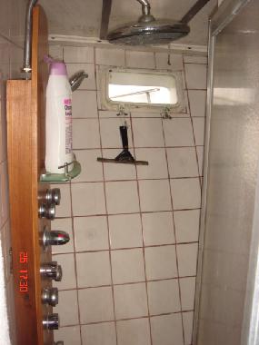 Bateau /en/au ROSES (Girona)ou appartement ou maison de vacances