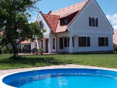 Maison de vacances �/en/au Nagyv�zsony (Veszprem)ou appartement ou maison de vacances