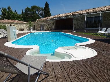 Villa /en/au Castillon-du-Gard (Gard)ou appartement ou maison de vacances