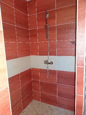 Villa /en/au Castillon-du-Gard (Gard)ou appartement ou maison de vacances