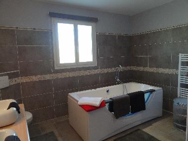 Villa /en/au Castillon-du-Gard (Gard)ou appartement ou maison de vacances