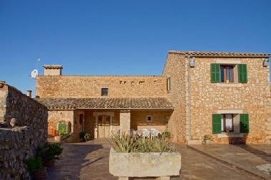 Chalet �/en/au Llubi (Mallorca)ou appartement ou maison de vacances