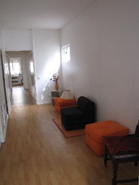 Couloir qui spare bien salon et cts chambres, pas de bruit