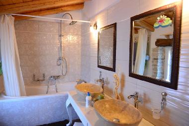 Villa �/en/au PERITHEIA (Kerkyra)ou appartement ou maison de vacances