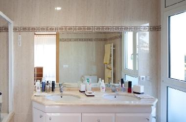 Chambre avec petit djeuner /en/au blanes (Girona)ou appartement ou maison de vacances