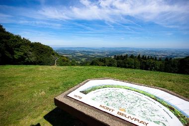 Maison de vacances �/en/au Montambert (Ni�vre)ou appartement ou maison de vacances