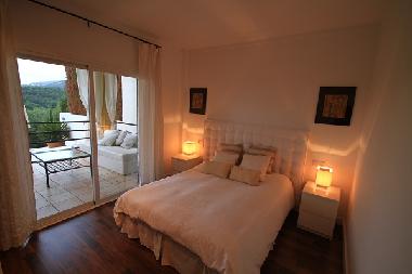 Chambre avec petit djeuner /en/au Calvi (Mallorca)ou appartement ou maison de vacances