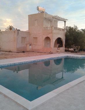 Maison de vacances �/en/au Midoun (Madanin)ou appartement ou maison de vacances