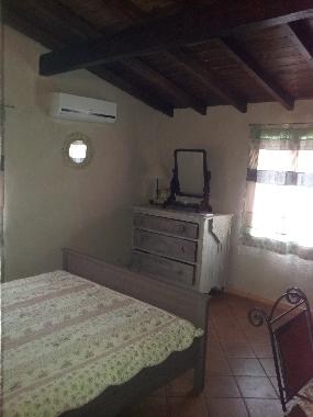 Chambre avec petit djeuner /en/au Chiusavecchjia/Olivastri (Imperia)ou appartement ou maison de vacances