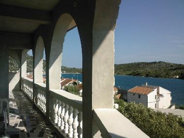 Maison de vacances /en/au Kaprije island /ideal for Families-Groups (Sibensko-Kninska)ou appartement ou maison de vacances