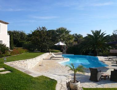 Villa �/en/au Roquefort les Pins (Alpes-Maritimes)ou appartement ou maison de vacances