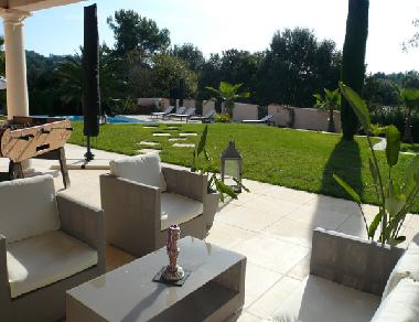 Villa �/en/au Roquefort les Pins (Alpes-Maritimes)ou appartement ou maison de vacances