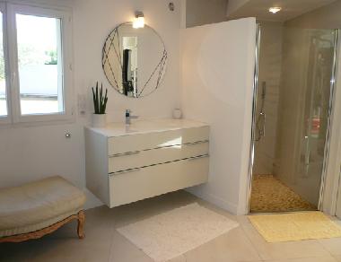 Villa �/en/au Roquefort les Pins (Alpes-Maritimes)ou appartement ou maison de vacances