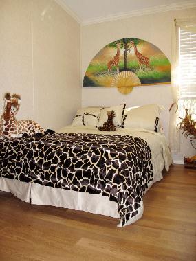 La chambre no.2 thme les gifafes.