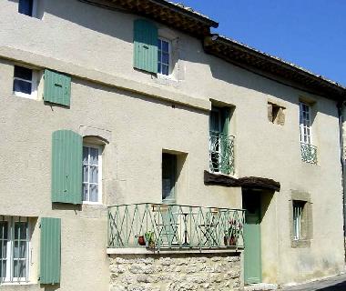 Maison de vacances �/en/au Cairanne (Vaucluse)ou appartement ou maison de vacances