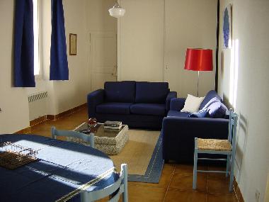 Maison de vacances �/en/au Cairanne (Vaucluse)ou appartement ou maison de vacances