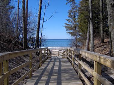 Chalet /en/au tINY (Ontario)ou appartement ou maison de vacances