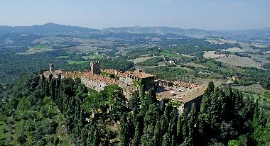 Maison de vacances /en/au Castello di Querceto (Pisa)ou appartement ou maison de vacances