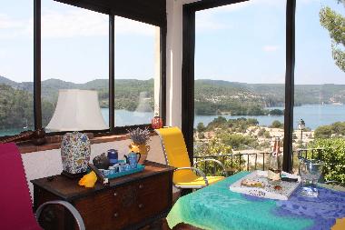 Maison de vacances �/en/au Esparron de verdon (Alpes-de-Haute-Provence)ou appartement ou maison de vacances