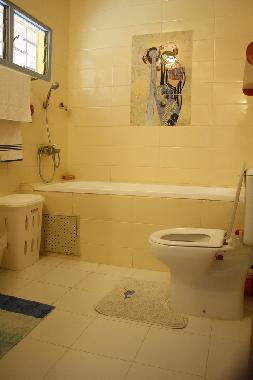 SALLE DE BAIN DE LA CHAMBRE N�1