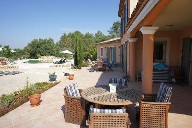 Villa �/en/au Lorgues (Var)ou appartement ou maison de vacances