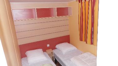 Caravane  �/en/au frejus (Var)ou appartement ou maison de vacances