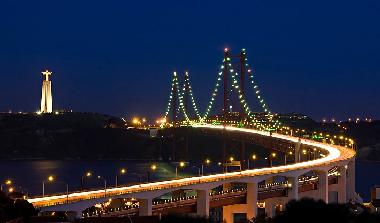 Pont 25 Avril. Lisbonne-Almada