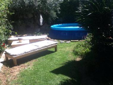 coin jardin avec piscine auto port�e pour les enfants