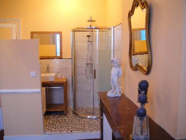 Chambres avec salle de bain privative