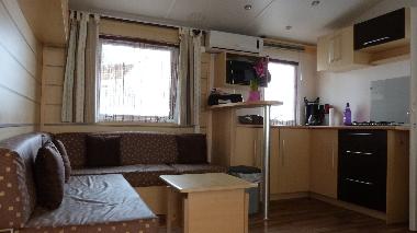 Salon et cuisine am�ricaine.