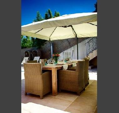 Chambre avec petit d�jeuner �/en/au Vallauris (Alpes-Maritimes)ou appartement ou maison de vacances