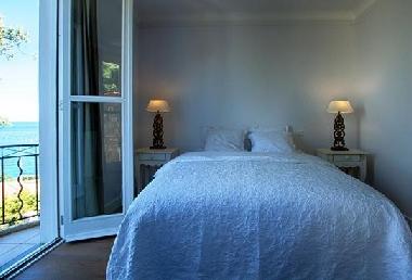 Chambre avec petit d�jeuner �/en/au Vallauris (Alpes-Maritimes)ou appartement ou maison de vacances