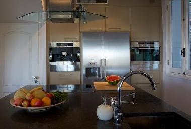 Chambre avec petit d�jeuner �/en/au Vallauris (Alpes-Maritimes)ou appartement ou maison de vacances