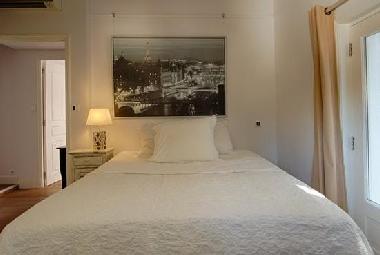 Chambre avec petit d�jeuner �/en/au Vallauris (Alpes-Maritimes)ou appartement ou maison de vacances