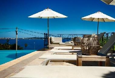 Chambre avec petit d�jeuner �/en/au Vallauris (Alpes-Maritimes)ou appartement ou maison de vacances