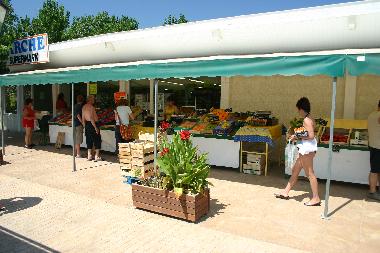 Supermarche dans le camping
