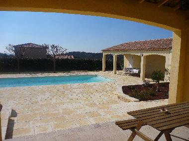 Villa �/en/au VERNEGUES (Bouches-du-Rh�ne)ou appartement ou maison de vacances
