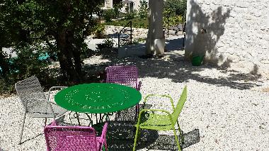 Maison de vacances �/en/au Roussas (Dr�me)ou appartement ou maison de vacances