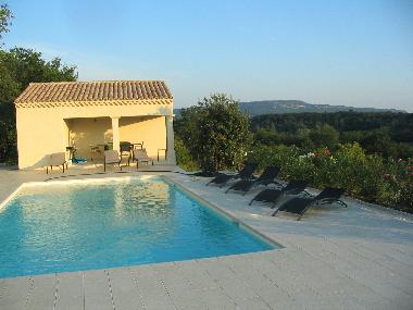 Maison de vacances �/en/au Roussas (Dr�me)ou appartement ou maison de vacances