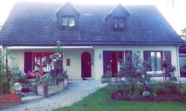 Maison de vacances �/en/au SAINT MARTIN LE BEAU (Centre)ou appartement ou maison de vacances