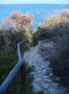 Chemin privatif menant � la plage