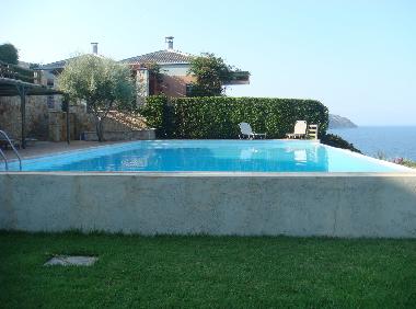 La villa et la piscine