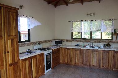 Une cuisine compl�te et s�par� des autres pieces