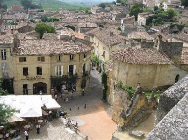 Caravane  �/en/au Rauzan (Dordogne)ou appartement ou maison de vacances
