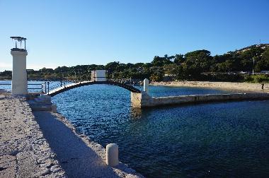 Villa �/en/au grimaud (Var)ou appartement ou maison de vacances